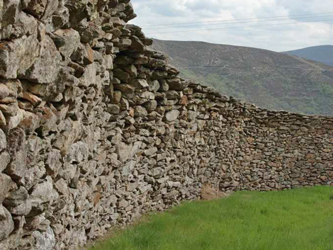 Lubian, corral de lobos, muro desde dentro