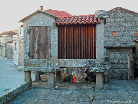 Horreo en L, Cea, Orense. Detalle