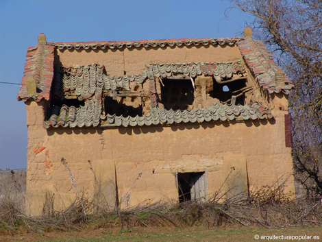 Cerecinos de Campos. Vista frontal del palomar.