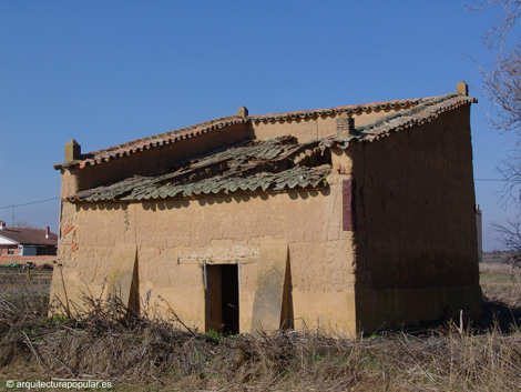 Cerecinos de Campos. Lateral del palomar