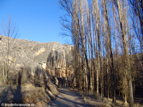 Puente de Talcano, Sepulveda, camino de acceso