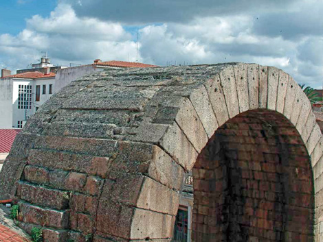 Arco de Trajano, vista superior