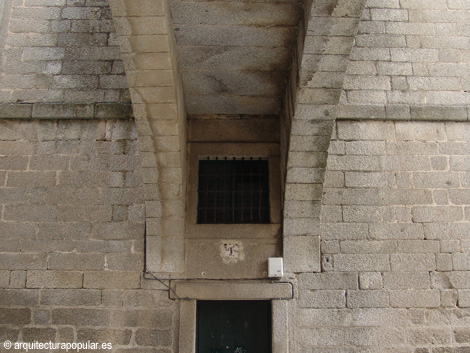 Arcos Casas de Oficios, arranque carpaneles