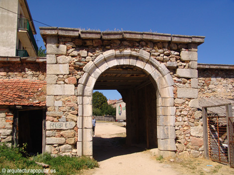 Palacio de Valsain, arco del Patio de Vacas