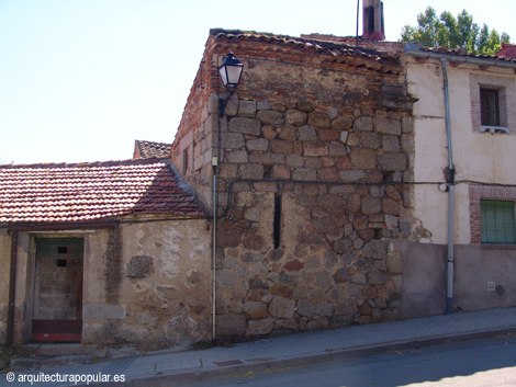 Palacio de Valsain, restos esquina noreste