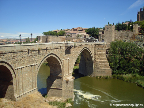 Puente de San Martín, arcos y tajamares