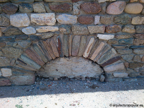 Ciudadela de Rosas. Arco rebajado