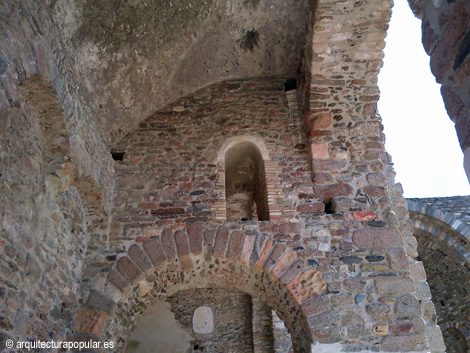 Ciudadela de Rosas. Detalle nave iglesia