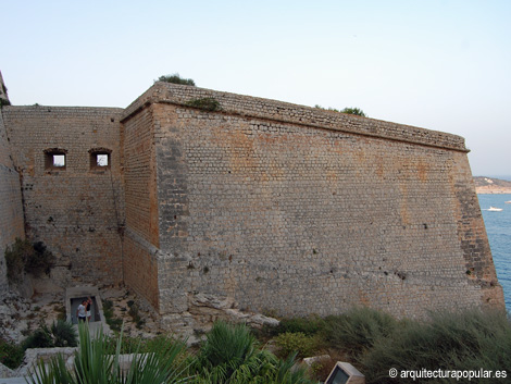 Murallas-Dalt-Villa-Santa-Tecla-fortin