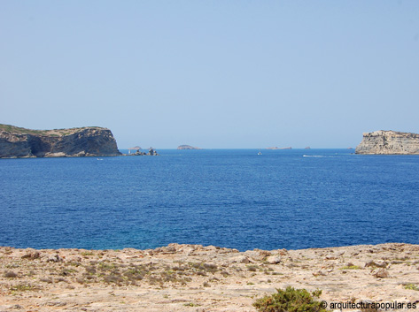 Torre de Comte o den Rovira, vista de la isla Conejera