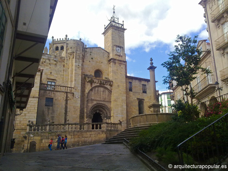 Catedral de Orense. Fachada sur, desde la Plaza del Trigo