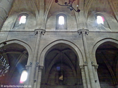 Catedral de Orense. Modulacion de la nave central