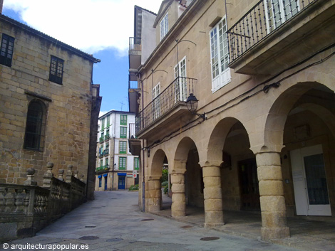 Orense. Soportales de la Plaza del Trigo