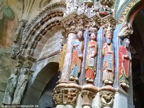 Portico del Paraiso, arco norte , detalle del pilar