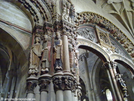 Portico del Paraiso, arco norte , detalle del pilar y del arco central