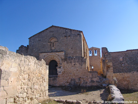 Ermita de San Frutos. Fachada oeste de la iglesia