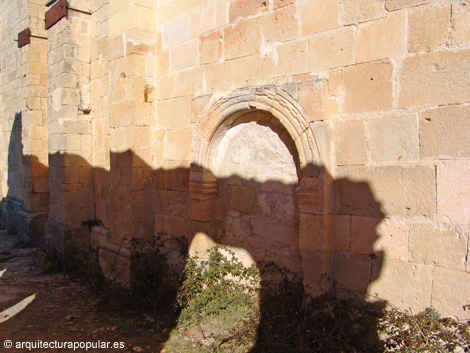 Ermita de San Frutos. Puerta sur cegada