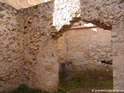 Ermita de San Frutos. Restos del monasterio, detalle