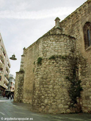 San Pedro, refuerzos fachada umbria