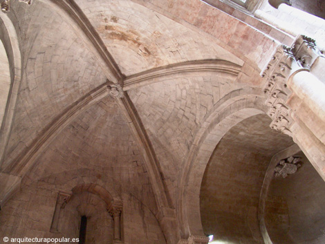 Iglesia de San Martin de Tours, Salamanca, nave del Evangelio, bovedas