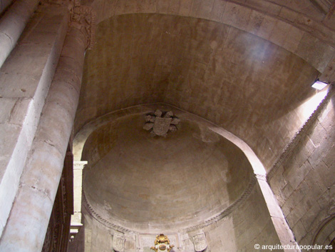 Iglesia de San Martin de Tours, Salamanca, nave del Evangelio, bovedas del abside