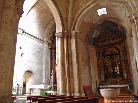 Iglesia de San Martin de Tours, Salamanca, nave de la Epistola, detalle