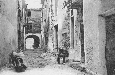 Cadaques, calle del casco historico