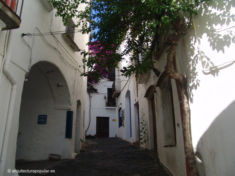 Cadaques, arco en la calle del Dr. Callis