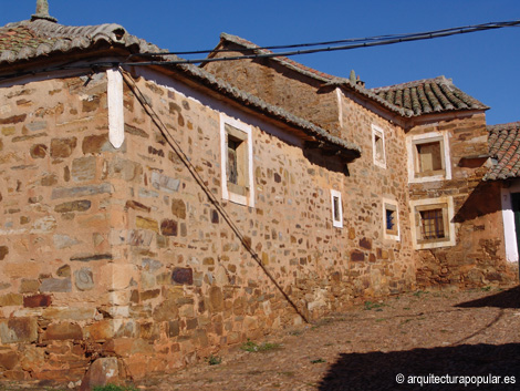 Castrillo de los Polvazares. Fachadas C/ Dr. López Sastre