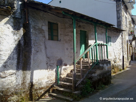 Lubia, escalera cubierta