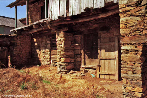 Villar del Monte, detalle muros mamposteria