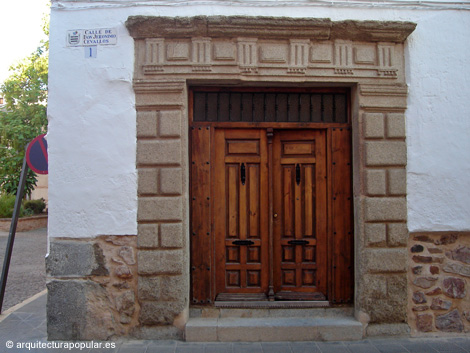 Almagro, portada en la Calle de Jeronimo Ceballos, 1