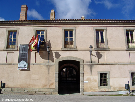 Museo del Vidrio, fachada principal