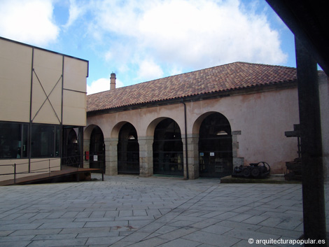 Museo del Vidrio, patio