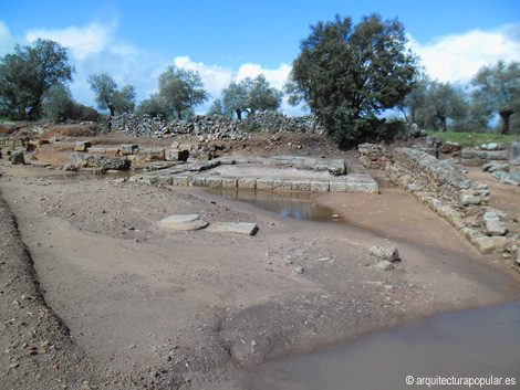 Caparra, templos del foro