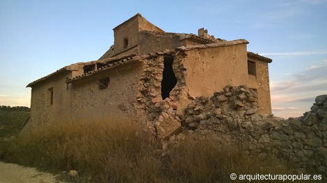 Casa del Monteral. Lateral norte