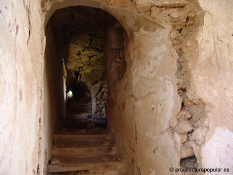 Casa de Campo. Acceso a cuartos desde zaguan