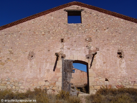 Salinas de Imón, almacén de San Pedro, fachada principal