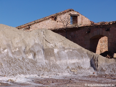 Salinas de Imón, almacén de San Pedro, fachada lateral